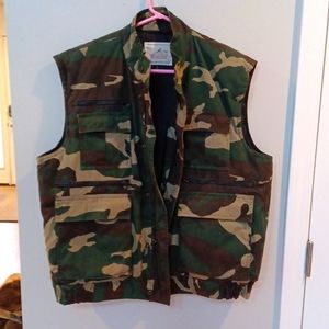 Woodfield camo vest.   Size L.